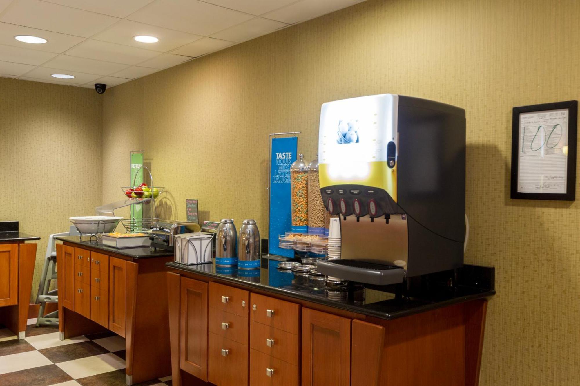 Hampton Inn & Suites Radcliff/Fort Knox Екстериор снимка
